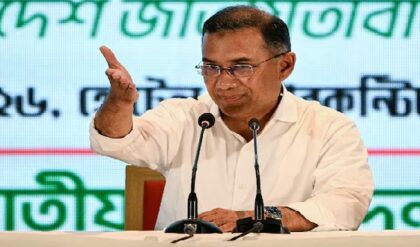 ভারতের দিকে বন্ধুত্বের হাত বাড়িয়েও একি শর্ত দিলেন ড. ইউনুস? তোলপাড় দুই দেশ!