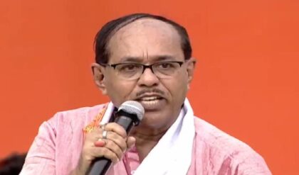 “ঘরে ঘরে যান, চুপ করান বিরোধীদের!” সুব্রত বক্সির কড়া নির্দেশে ভোট-প্রস্তুতিতে ঝাঁপালো তৃণমূল