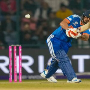 ইশান কিশানের ব্যাটে পুড়ল পাকিস্তান! মরুঝড়ে ১৭৫ রানের পাহাড় গড়ল টিম ইন্ডিয়া