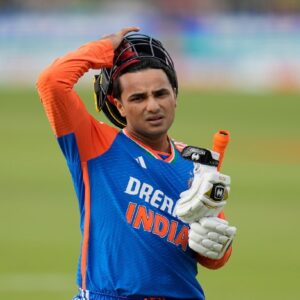 ১ নম্বর ব্যাটারের এ কী দশা! ৬ ম্যাচে ৪টি ‘ডাক’, বিশ্বকাপেই কি অস্তমিত অভিষেক-সূর্য?