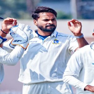 শামি-মুকেশ ঝড়ে লন্ডভন্ড পরশরা! রঞ্জি সেমিফাইনালে চালকের আসনে বাংলা, স্বস্তিতে লক্ষ্মীরতন শুক্ল