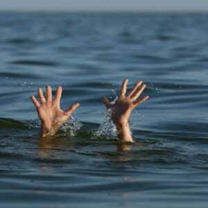 আনন্দ বদলে গেল মহাশোকে! মেটারনিটি ফটোশুটের মাঝেই মর্মান্তিক পরিণতি, প্রাণ গেল ৩ বছরের শিশুর আনন্দ বদলে গেল মহাশোকে! মেটারনিটি ফটোশুটের মাঝেই মর্মান্তিক পরিণতি, প্রাণ গেল ৩ বছরের শিশুর