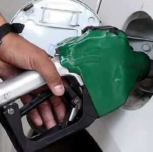পকেটে টান! পাকিস্তানে ফের আকাশছোঁয়া জ্বালানির দাম, এক লাফে পেট্রোল ও ডিজেল বাড়ল কত? পকেটে টান! পাকিস্তানে ফের আকাশছোঁয়া জ্বালানির দাম, এক লাফে পেট্রোল ও ডিজেল বাড়ল কত?