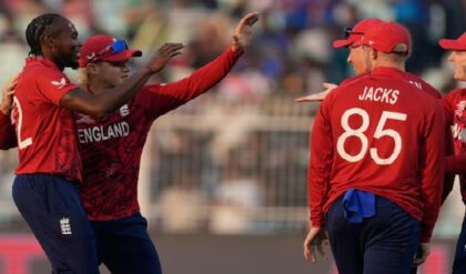 ইতালির ‘নাছোড়’ লড়াইয়ে জল ঢালল বৃষ্টি! চতুর্থ দল হিসেবে সুপার-এইটে ইংল্যান্ড