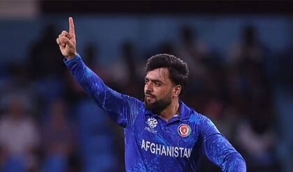 ক্রিকেটের ইতিহাসে প্রথম স্পিনার! টি-টোয়েন্টিতে ‘৭০০’ উইকেটের এভারেস্ট জয় রশিদ খানের