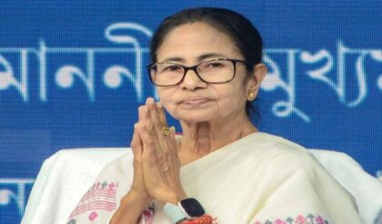 ‘বাংলাদেশে কত সুন্দর ভোট হলো, আর এখানে…’ তুলনা টেনে কাকে বিঁধলেন মমতা বন্দ্যোপাধ্যায়?