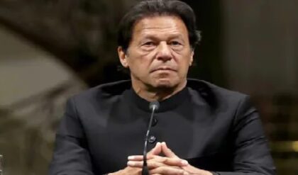 ‘ওরা আমাকে বিষ দিয়ে মেরে ফেলবে!’ জেলের ভেতর থেকে বোনেদের আর্তনাদ পৌঁছে দিলেন ইমরান খান