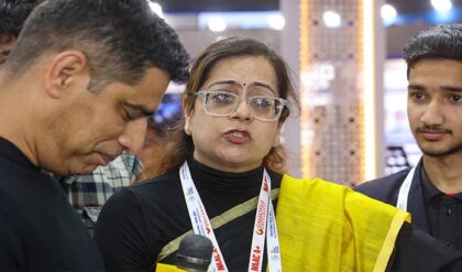 চিনের রোবটকে ‘দেশি’ বলে চালানোর চেষ্টা! এআই সম্মেলন থেকে ঘাড়ধাক্কা খেল ভারতীয় বিশ্ববিদ্যালয়