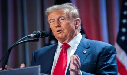 তৃতীয় বিশ্বযুদ্ধের রণদামামা? ২৪ ঘণ্টায় ১৫০ কার্গো বিমান পাঠালেন ট্রাম্প, নিশানায় কি খামেনি?