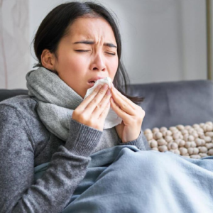 ঋতু পরিবর্তনে সর্দি-কাশিতে নাজেহাল? অ্যান্টিবায়োটিক নয়, এই ঘরোয়া টোটকাতেই হবে বাজিমাত