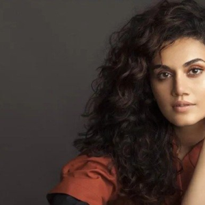 “বলিউড ক্লিভেজ নিয়ে মত্ত, দক্ষিণীরা কোমরে!” ইন্ডাস্ট্রির অন্ধকার দিক নিয়ে বিষ্ফোরক তাপসী