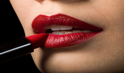 সাবধান! নিয়মিত লিপস্টিক মাখছেন? ঠোঁটের এই মারাত্মক ক্ষতিগুলো সম্পর্কে জানেন তো?