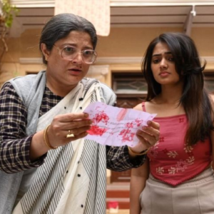 পঁয়ষট্টি বছরের ‘বৃদ্ধা’ শ্রাবন্তী! ‘ঠাকুমার ঝুলি’-র প্রথম ঝলকেই নেটিজেনদের চোখ কপালে