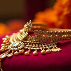 সোনার বাজারে আগুন! আজ কিনতে গেলেই ছ্যাঁকা? হু হু করে বাড়ল দাম—একনজরে রেট চার্ট