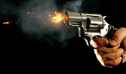 ভোটের মুখে রণক্ষেত্র তিলজলা! গভীর রাতে ব্যবসায়ীকে লক্ষ্য করে পরপর ৩ রাউন্ড গুলি