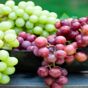 আঙুর খাচ্ছেন নাকি বিষ? সাধারণ জলে ধুলে কিন্তু দূর হয় না কীটনাশক! জেনে নিন সঠিক পদ্ধতি