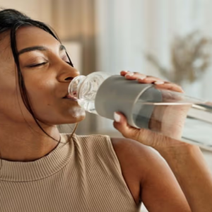 আপনি কি ‘ডিহাইড্রেটেড জেনারেশন’-এর অংশ? তৃষ্ণা পাওয়ার আগেই জল না খেলে হার্ট ও কিডনির বড় বিপদ!