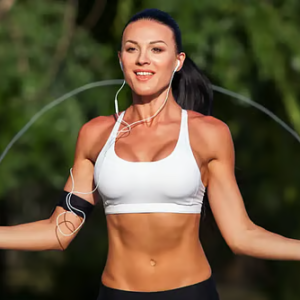 জিমে যাওয়ার সময় নেই? রোজ মাত্র ১০ মিনিট স্কিপিং করলেই ঝরবে মেদ! জানুন চিকিৎসকদের রায়