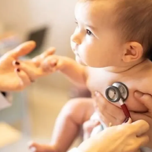 শিশুর বুকে কি এই ৫টি লক্ষণ দেখছেন? সামান্য অবহেলাই ডেকে আনতে পারে বড় বিপদ!