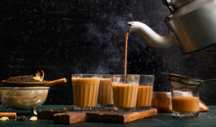 এক কাপ চায়ের দাম ১০ হাজার টাকা! কোন জাদুকরী উপাদানে লুকিয়ে এই রাজকীয় স্বাদ?