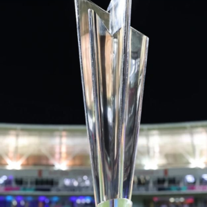 ১২ কেজি থেকে ওজন কমে ৩.৯! টি-টোয়েন্টি বিশ্বকাপের ট্রফি নিয়ে অবাক করা তথ্য