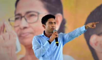 “আঙুল নামিয়ে কথা বলুন!” দিল্লি থেকে ফিরেই কবিতার মোড়কে মোদী সরকারকে বিঁধলেন অভিষেক