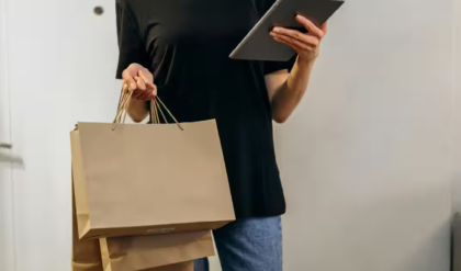 শপিং মল থেকে মুদির দোকান—সবাই কেন বাদামি রঙের কাগজের ব্যাগই দিচ্ছে? রয়েছে ৩টি আসল রহস্য