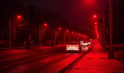 রহস্যময় লাল আলোয় ঢাকল ডেনমার্কের এই শহর! নেপথ্যে কি কোনো অশনি সংকেত নাকি অন্য কিছু?