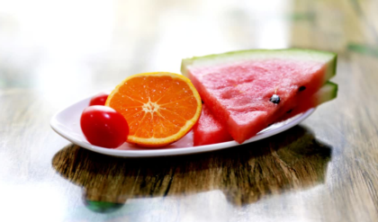 বাজারভর্তি ফল, কিন্তু গরমের দুপুরে কোনটা আপনার রক্ষাকবচ? ভুল করলেই বিপদ!