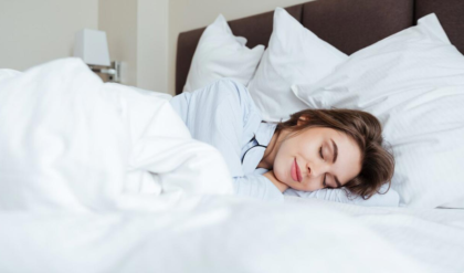 অতিরিক্ত ঘুমোচ্ছেন? অজান্তেই নিজের আয়ু কমিয়ে ফেলছেন না তো? সতর্ক হোন এখনই!