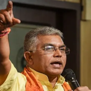 নেতা আছেন, কর্মী নেই! বিজেপির অনুষ্ঠানে খাঁ খাঁ করছে মাঠ, নিজের গড়েই কি কোণঠাসা দিলীপ ঘোষ?