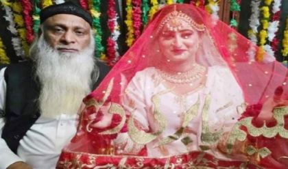 “বয়স শুধুই একটা সংখ্যা!” মেয়ের বয়সী তরুণীকে বিয়ে করে সুন্নতের দোহাই দিলেন পাক চিকিৎসক