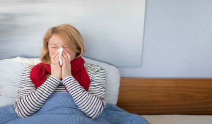 কফ-কাশিতে নাজেহাল? দামী সিরাপ ছাড়াই ফুসফুস পরিষ্কার করার সেরা ৫টি প্রাকৃতিক কৌশল