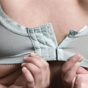 সাবধান! খুব টাইট আন্ডারওয়্যার পরছেন? নিজের অজান্তেই ডেকে আনছেন ভয়াবহ বিপদ