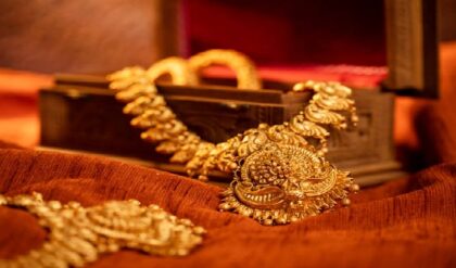 লক্ষ্মীবারে বড় ধামাকা! কলকাতায় রেকর্ড কমল সোনার দাম, কত হলো আজকের রেট?