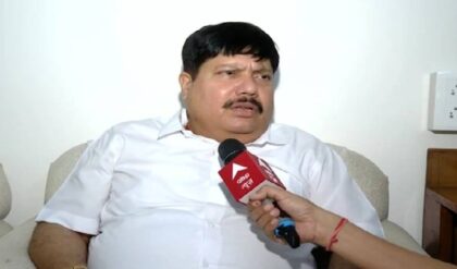 ‘তৃণাঙ্কুরকে প্রতিদ্বন্দ্বী ভাবলে শব্দের অপমান!’ ভোটের আগেই হার মানালেন অর্জুন সিং?