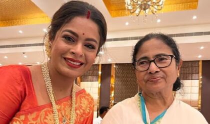 “বেশি করে ধরো…”,অভিমানে ফেসবুক ছাড়ছেন ইমন! গায়িকাকে কী ‘দাওয়াই’ দিলেন মুখ্যমন্ত্রী?