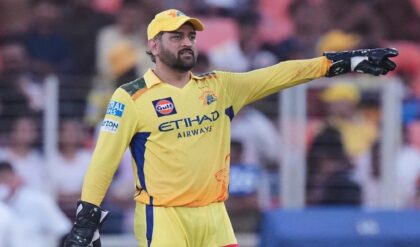 সিএসকে-তে সঞ্জু যুগ শুরু? ধোনি কি শুধুই ‘ইমপ্যাক্ট প্লেয়ার’! মাহির ভবিষ্যৎ নিয়ে বড় আপডেট