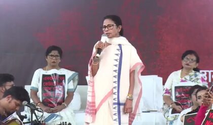 “‘যুব সাথী’র টাকা ঢুকবে আজ থেকেই”- যুবক-যুবতীর জন্য খুশির খবর শোনালেন মুখ্যমন্ত্রী