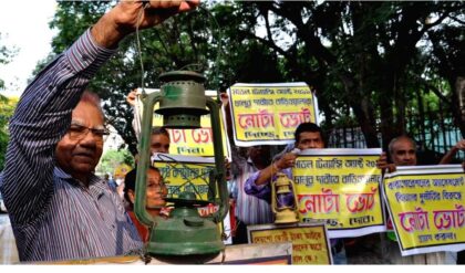 “২০ কোটির সম্পত্তি জবরদখলে পুলিশই জড়িত?” ভোটের আগে ৫ হাজার বাড়িওয়ালার চরম সিদ্ধা!