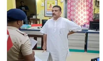 থানায় ঢুকে ওসির মুখোমুখি শুভেন্দু! ‘সতর্ক করে দিয়ে গেলাম’, মহিষাদলে রণংদেহি বিরোধী দলনেতা