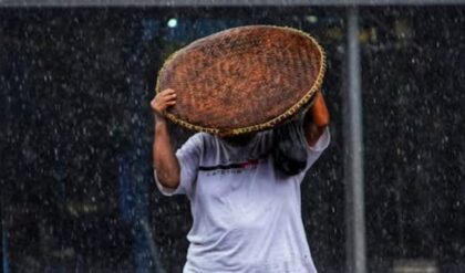 “হালকা বৃষ্টি, ঝোড়ো হাওয়া”-বসন্তেই শুরু বর্ষার দাপট! ঝেঁপে আসছে বজ্রবিদ্যুৎ-সহ বৃষ্টি