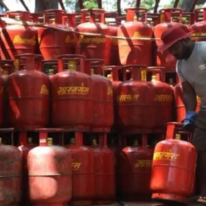 “হাতের মুঠোয় রান্নার গ্যাস!”-যুদ্ধ থামিয়ে ভারতীয় জাহাজকে রাস্তা ছাড়ল ইরান