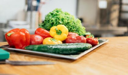 রান্নাঘরে প্লাস্টিক ছাড়াই খাবার থাকবে একদম তাজা, জেনেনিন ৭টি জাদুকরী টিপস