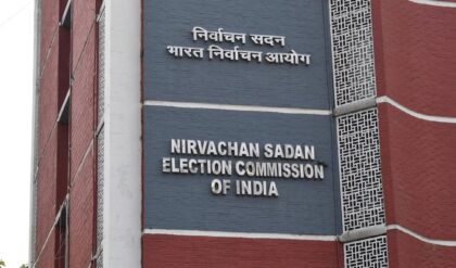 মমতার সভা বাতিলের দাবি! ‘উস্কানিমূলক মন্তব্য’ নিয়ে নির্বাচন কমিশনের দ্বারস্থ বিজেপি