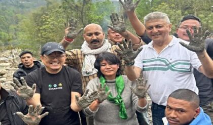 পাহাড়ে এবার ত্রিমুখী যুদ্ধ! অনিত-বিমল-অজয়ের ড লড়াইয়ে কার দখলে যাবে গোর্খাল্যান্ডের চাবিকাঠি?