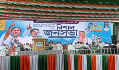 “চিরকাল কেউ টিকিট পাবেন না!” বিদ্রোহী নেতাদের কড়া বার্তা মমতার, গোষ্ঠীদ্বন্দ্বে ইতি টানার ডাক