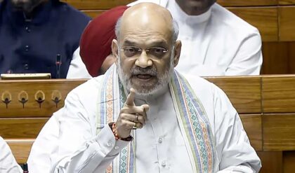 “পুলিশের অস্ত্র লুঠ করেই চলত দাপট”—লাল করিডরের ইতিহাস টেনে কংগ্রেসকে তুলোধনা স্বরাষ্ট্রমন্ত্রীর