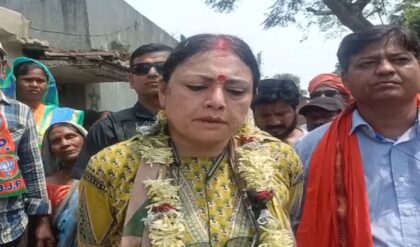 খাঁ খাঁ করছে পাড়া, বন্ধ জানলা-কপাট! প্রচারে বেরিয়ে ‘ভয়-রাজনীতি’র বিস্ফোরক অভিযোগ বিজেপির