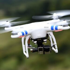 মাত্র ১০ পাসেই কেল্লাফতে! ৫ দিনের ট্রেনিং নিলেই ড্রোন পাইলট হয়ে মাসে আয় করুন লাখ টাকা